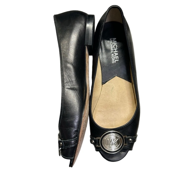 MICHAEL KORS black leather slip on flats w open toe front silver logo 7M EUC - Picture 2 of 9